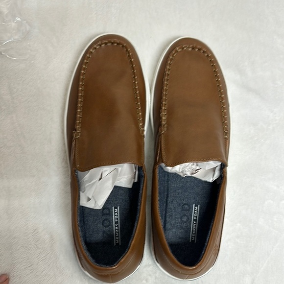 Izod Brown and White Loafers Sleek Slip-On Design - Picture 11 of 11